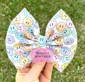 Smiles bow/bow tie/headband/piggies/Scrunchie